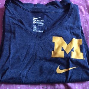 Women’s nike v-cut